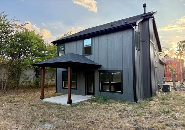 Photo 3 of Single family home for sale at 305 Augustus St, Trenton, TX 75490 | MLS# 21311469 | Listing updated on 2026-10-07