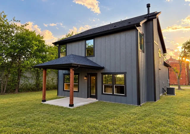 Photo 3 of Single family home for sale at 305 Augustus St, Trenton, TX 75490 | MLS# 21311469 | Listing updated on 2026-10-07