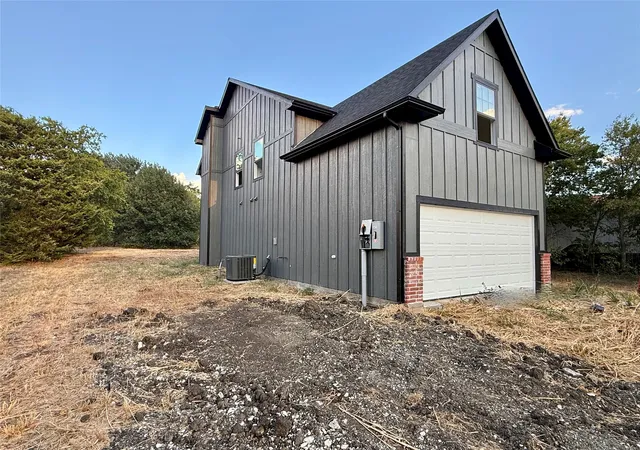 Photo 4 of Single family home for sale at 305 Augustus St, Trenton, TX 75490 | MLS# 21311469 | Listing updated on 2026-10-07