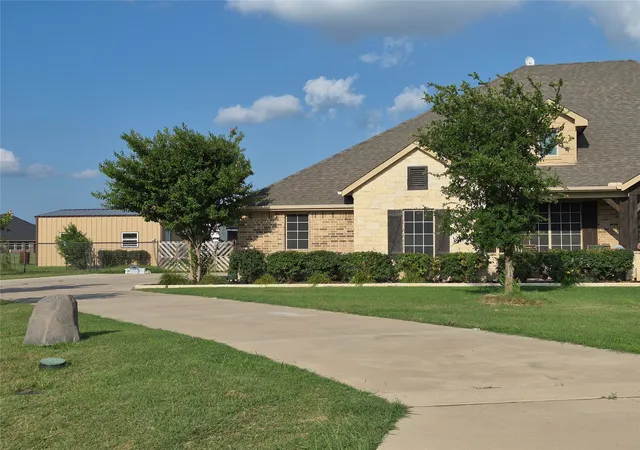 Homes for sale in Godley, TX | 7812 Grain Ct, Godley, TX 76044 | MLS# 21311806