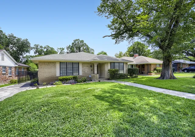 Photo 3 of Single family home for sale at 2119 Healey Dr, Dallas, TX 75228 | MLS# 21311281 | Listing updated on 2026-08-29