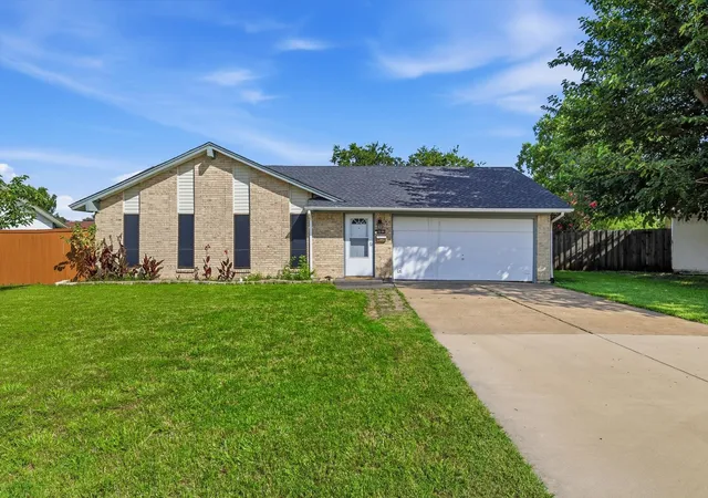 Photo 1 of Sale Pending at 2304 Greenwood Cir, Carrollton, TX 75006 | MLS# 21312367 | Listing updated on 2026-08-28