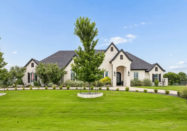 Photo 2 of Single family home for sale at 1829 Ryder Lee Ln, Waxahachie, TX 75165 | MLS# 21312378 | Listing updated on 2026-08-22