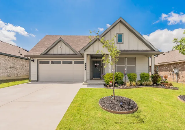 Homes for sale in Alvarado, TX | 713 Breckenridge Park Dr, Alvarado, TX 76009 | MLS# 21312210