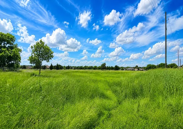 Photo 2 of Land for sale at 711 Robnett Rd, Waxahachie, TX 75165 | MLS# 21312421 | Listing updated on 2026-09-30
