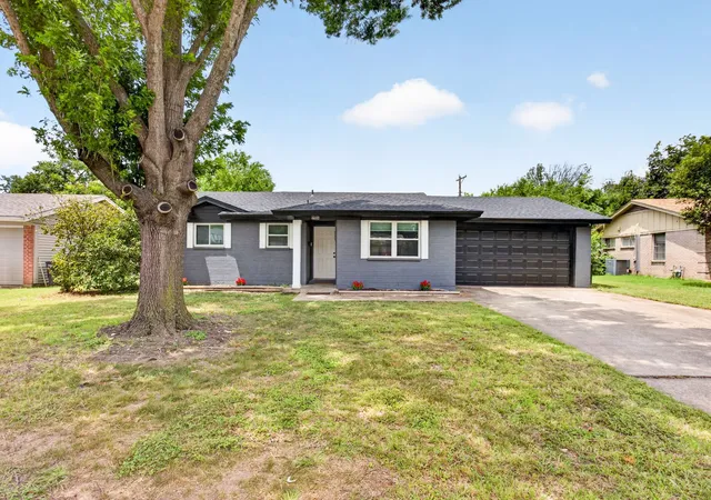 Photo 1 of Single family home for sale at 3504 Coronado Ct, Fort Worth, TX 76116 | MLS# 21312071 | Listing updated on 2026-07-10