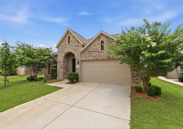 Photo 3 of Single family home for sale at 2704 Dancing Flame Dr, Denton, TX 76201 | MLS# 21312487 | Listing updated on 2026-07-25