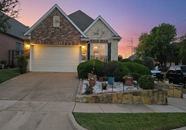 3rd image of 8207 Persimmon St, Irving, TX 75063 | MLS# 21308548