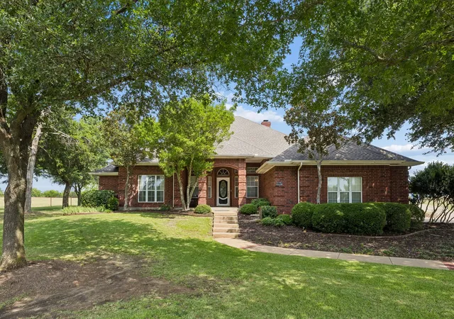 Photo 1 of Single family home for sale at 4210 Whitehead Rd, Midlothian, TX 76065 | MLS# 21308796 | Listing updated on 2026-07-08