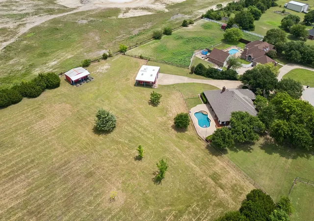 Photo 3 of Single family home for sale at 4210 Whitehead Rd, Midlothian, TX 76065 | MLS# 21308796 | Listing updated on 2026-07-08