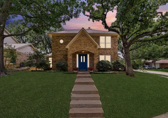 Homes for sale in Bedford, TX | 3620 Dorchester Dr, Bedford, TX 76021 | MLS# 21308495