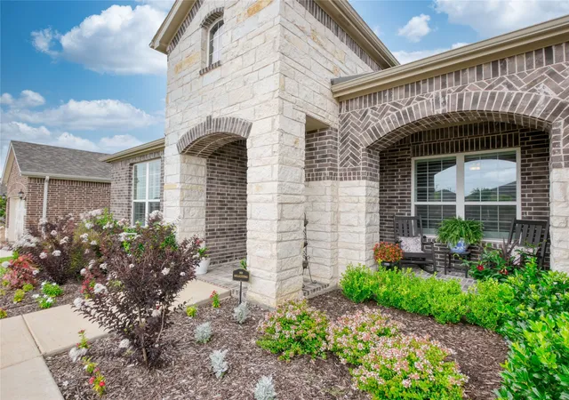Photo 4 of Single family home for sale at 1125 Cornerstone Dr, Little Elm, TX 76227 | MLS# 21310018 | Listing updated on 2026-08-28