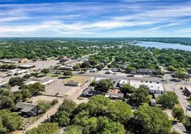 Photo 2 of Single family home for sale at 201 S Jones Street, Granbury, TX 76048 | MLS# 21308130 | Listing updated on 2026-09-20