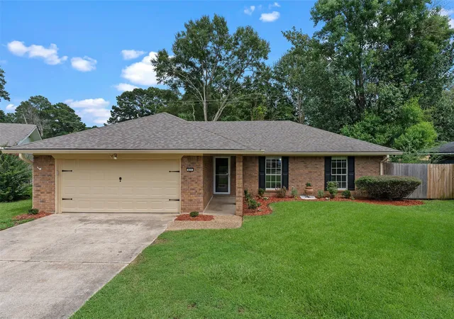 Photo 1 of Single family home for sale at 805 Dalisa Cir, Shreveport, LA 71118 | MLS# 21245251 | Listing updated on 2026-09-21