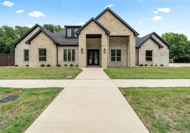Photo 1 of Single family home for sale at 7611 Awadi Ct, Arlington, TX 76001 | MLS# 21303893 | Listing updated on 2026-10-06