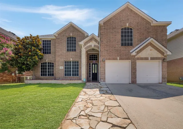 Photo 1 of Single family home for sale at 4703 Enchanted Bay Blvd, Arlington, TX 76016 | MLS# 21304700 | Listing updated on 2026-08-22