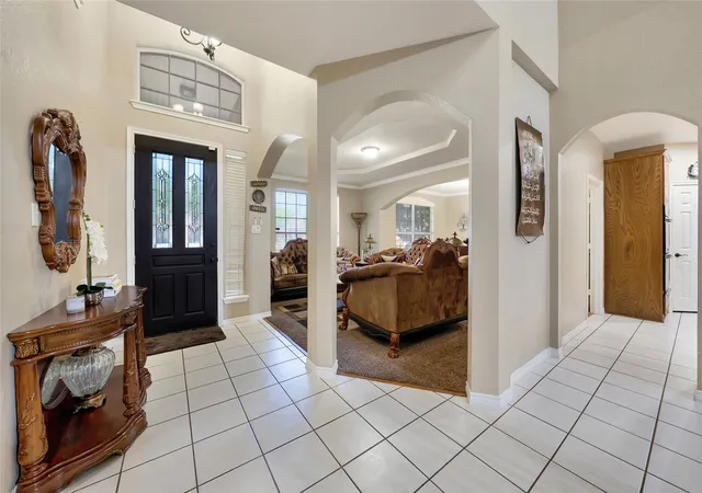 Photo 2 of Single family home for sale at 4703 Enchanted Bay Blvd, Arlington, TX 76016 | MLS# 21304700 | Listing updated on 2026-08-22