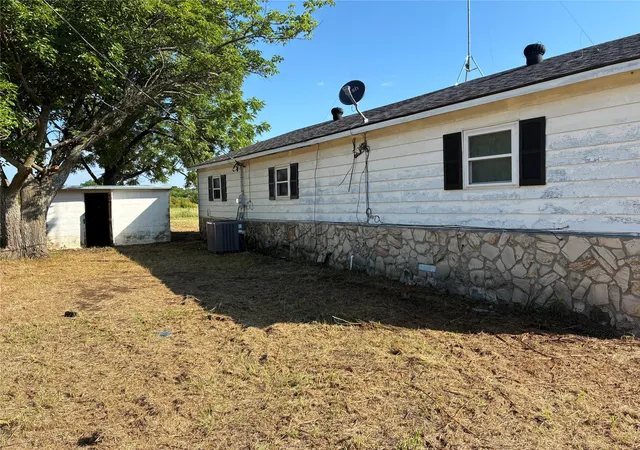 Homes for sale in Bowie, TX | 2279 Upper Montague Rd, Bowie, TX 76230 | MLS# 21312562