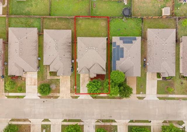 Homes for sale in Waxahachie, TX | 227 Old Spanish Trl, Waxahachie, TX 75167 | MLS# 21312602