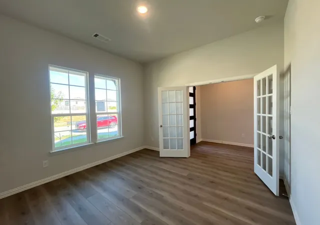 Photo 3 of Sale Pending at 1008 Elmstead Dr, Fort Worth, TX 76108 | MLS# 21307339 | Listing updated on 2026-08-31