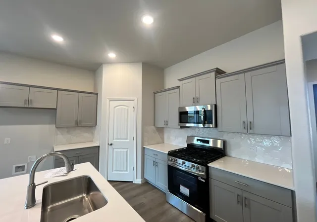 Photo 3 of Sale Pending at 1008 Elmstead Dr, Fort Worth, TX 76108 | MLS# 21307339 | Listing updated on 2026-08-31