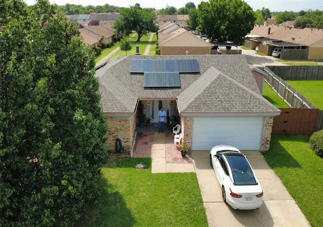 Photo 1 of Single family home for sale at 3030 Meadow Creek Ct, Grand Prairie, TX 75052 | MLS# 21312614 | Listing updated on 2026-07-25