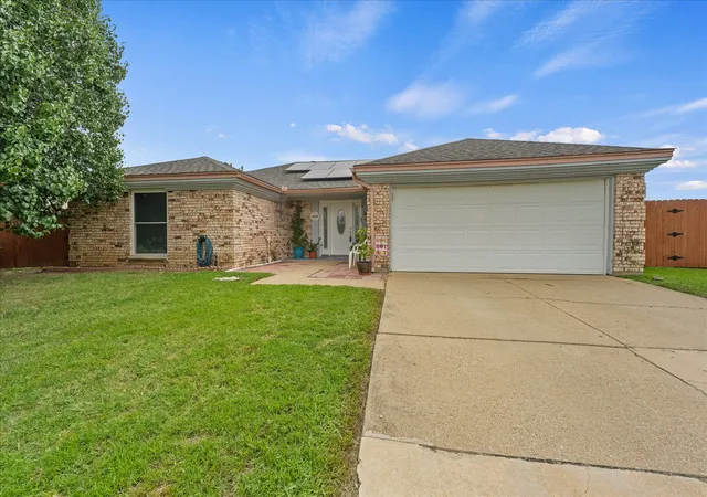 Photo 2 of Single family home for sale at 3030 Meadow Creek Ct, Grand Prairie, TX 75052 | MLS# 21312614 | Listing updated on 2026-07-25