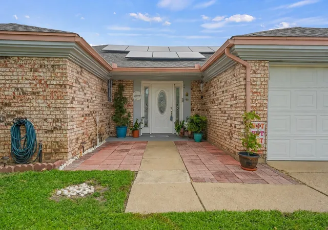 Photo 2 of Single family home for sale at 3030 Meadow Creek Ct, Grand Prairie, TX 75052 | MLS# 21312614 | Listing updated on 2026-07-25
