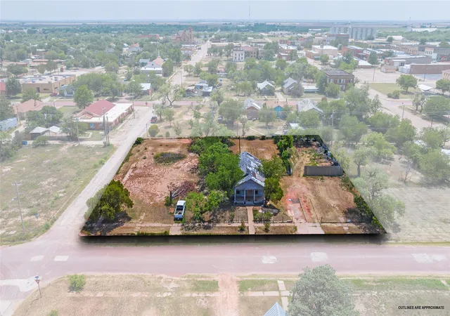 Homes for sale in Stamford, TX | 210 E Campbell St, Stamford, TX 79553 | MLS# 21311960