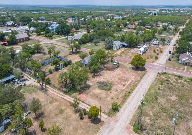Homes for sale in Stamford, TX | 210 E Campbell St, Stamford, TX 79553 | MLS# 21311960