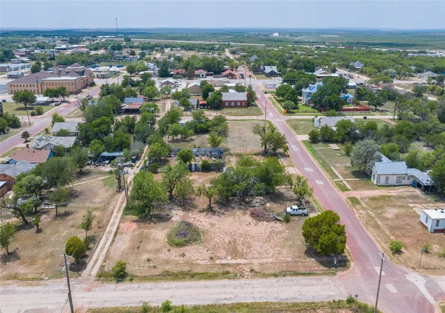 Homes for sale in Stamford, TX | 210 E Campbell St, Stamford, TX 79553 | MLS# 21311960