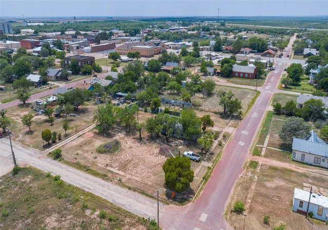 Homes for sale in Stamford, TX | 210 E Campbell St, Stamford, TX 79553 | MLS# 21311960