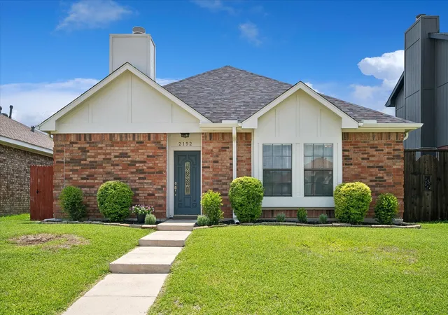 Homes for sale in Carrollton, TX | 2152 Arbor Creek Dr, Carrollton, TX 75010 | MLS# 21302869