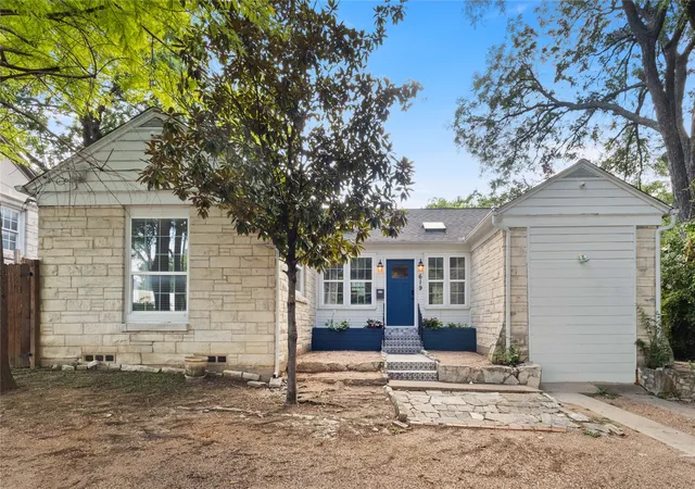 Photo 2 of Single family home for sale at 619 N Hampton, Dallas, TX 75208 | MLS# 21311930 | Listing updated on 2026-08-22