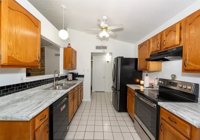 Photo 3 of Single family home for sale at 6700 Sunnybank Dr, Fort Worth, TX 76137 | MLS# 21312647 | Listing updated on 2026-08-28