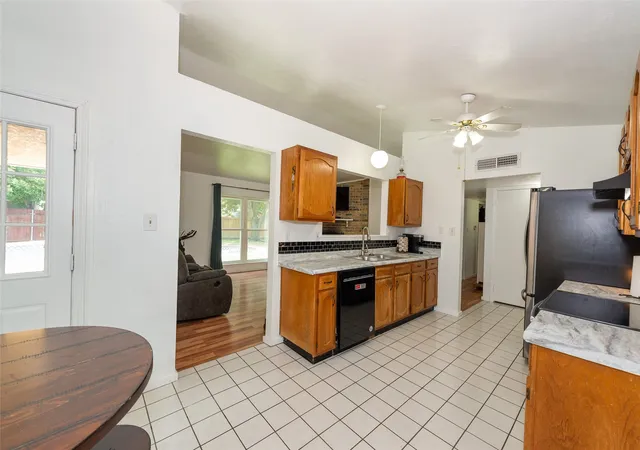 Photo 3 of Single family home for sale at 6700 Sunnybank Dr, Fort Worth, TX 76137 | MLS# 21312647 | Listing updated on 2026-08-28