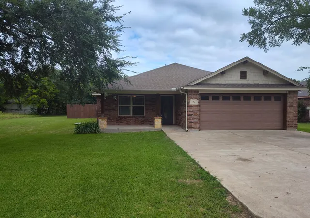 Homes for sale in Gun Barrel City, TX | 121 Rudder Rd, Gun Barrel City, TX 75156 | MLS# 21294656