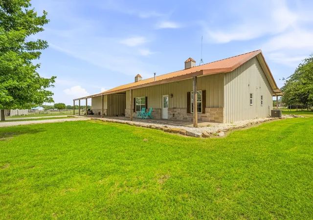 Photo 1 of Single family home for sale at 2400 Horsemans Dr, Stephenville, TX 76401 | MLS# 21306202 | Listing updated on 2026-08-22
