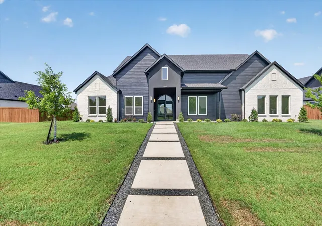 Photo 1 of Single family home for sale at 1008 Devonshire Dr N, Forney, TX 75126 | MLS# 21309607 | Listing updated on 2026-09-21