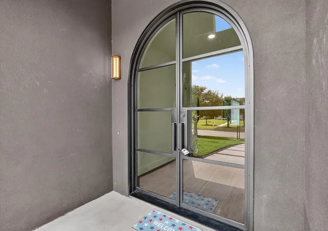 Photo 2 of Single family home for sale at 1008 Devonshire Dr N, Forney, TX 75126 | MLS# 21309607 | Listing updated on 2026-09-21