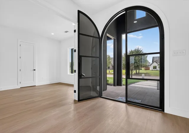 Photo 3 of Single family home for sale at 1008 Devonshire Dr N, Forney, TX 75126 | MLS# 21309607 | Listing updated on 2026-09-21