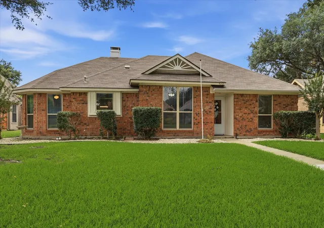 Homes for sale in Carrollton, TX | 4203 Meadow Ridge Dr, Carrollton, TX 75010 | MLS# 21310174