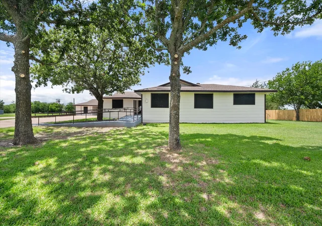 Photo 1 of Single family home for sale at 5835 County Road 2091, Corsicana, TX 75110 | MLS# 21301242 | Listing updated on 2026-08-22