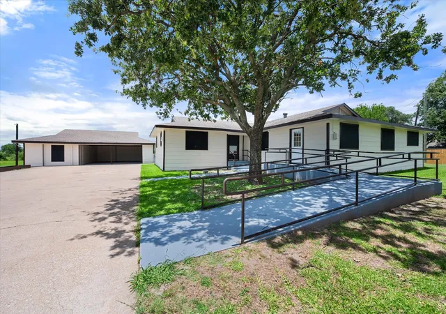 Photo 2 of Single family home for sale at 5835 County Road 2091, Corsicana, TX 75110 | MLS# 21301242 | Listing updated on 2026-08-22