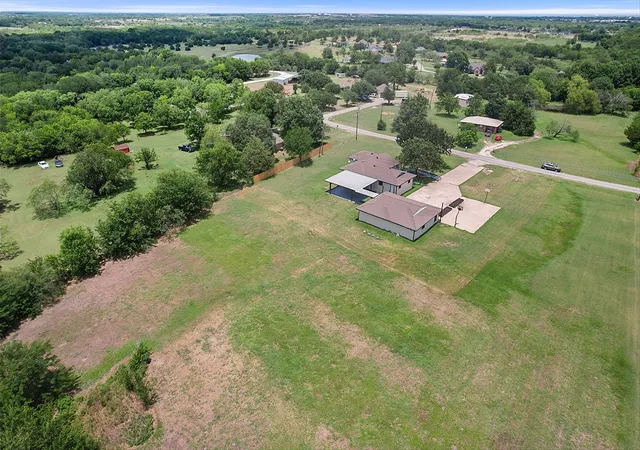 Photo 4 of Single family home for sale at 5835 County Road 2091, Corsicana, TX 75110 | MLS# 21301242 | Listing updated on 2026-08-22