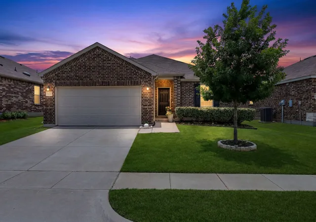 Photo 2 of Single family home for sale at 1424 Vernon Dr, Providence Village, TX 76227 | MLS# 21312717 | Listing updated on 2026-07-28