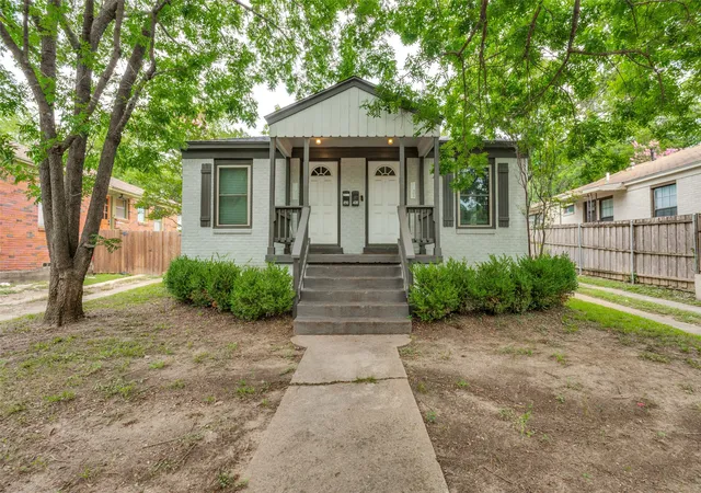 Photo 1 of Multi family home for sale at 410 N Oak Cliff Blvd, Dallas, TX 75208 | MLS# 21311742 | Listing updated on 2026-08-30