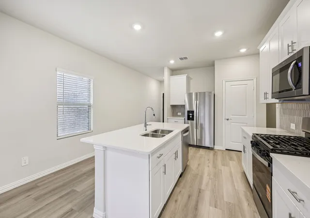 Photo 3 of Single family home for sale at 3033 O Pines Dr, Farmersville, TX 75442 | MLS# 21311313 | Listing updated on 2026-08-25