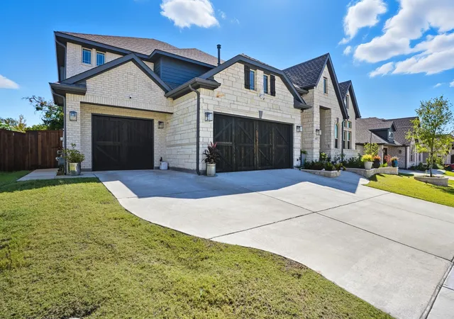 Photo 2 of Single family home for sale at 407 Sparrow Dr, Wylie, TX 75098 | MLS# 21312755 | Listing updated on 2026-09-26