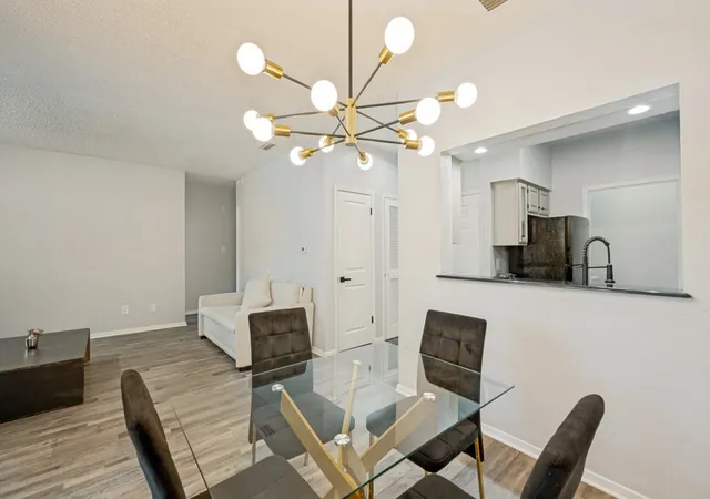 Listing Photo 4 - Condo for sale in building located at 1200 Riverchase Ln, Arlington, TX 76011 - Unit #125